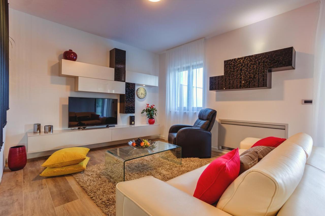 Villa Flora Vabriga Tar-Vabriga Екстериор снимка