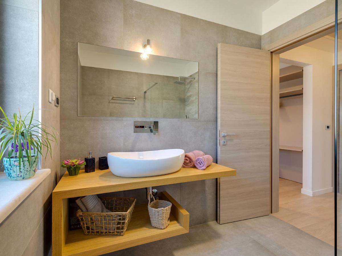 Villa Flora Vabriga Tar-Vabriga Екстериор снимка
